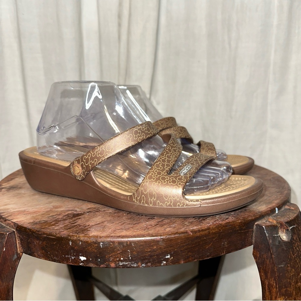 CROCS DISNEY Patricia Wedge Strappy Sandals Brown BRONZE Slip On Slides Size 10